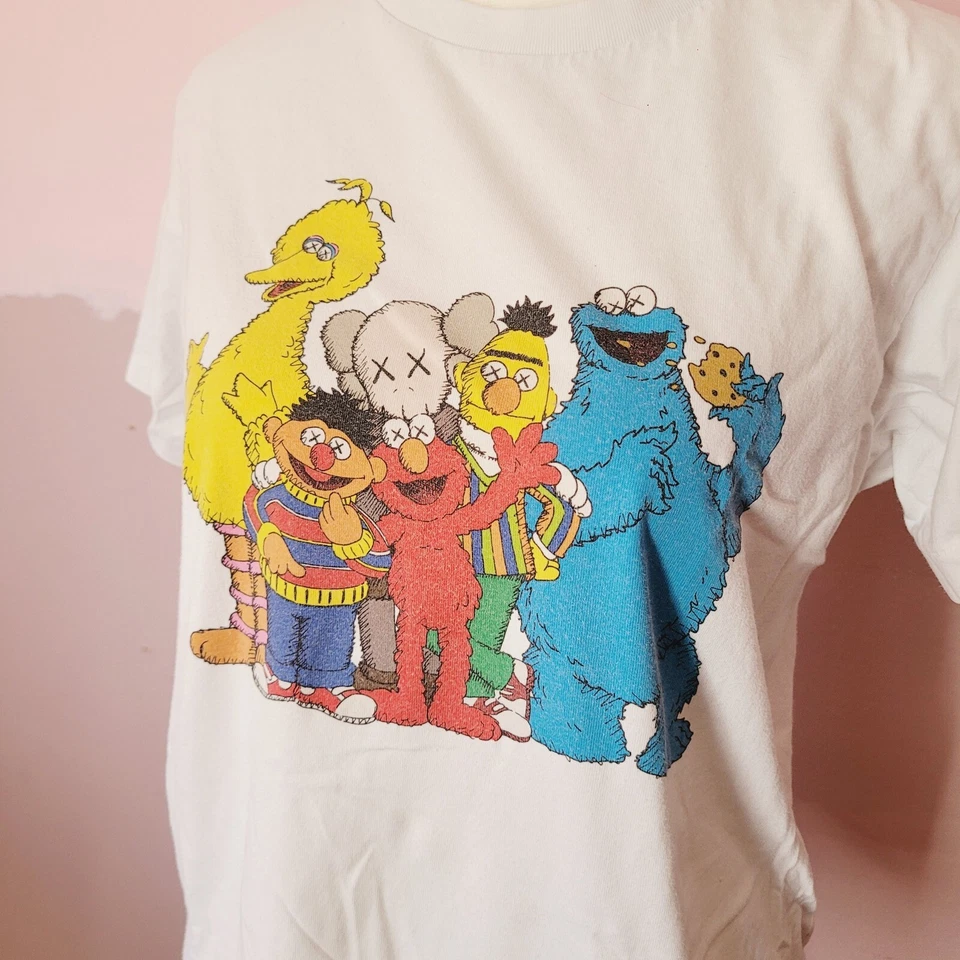 Y2K KAWS Uniqlo Seseme Street T-shirt Medium White Kids Collaboration Vintag3 - Image 2 of 4