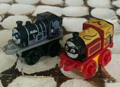 Thomas the Tank Engine Minis DC Villains Catwoman Millie Super Victor 2 Trains