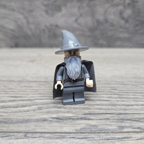 LEGO HOBBIT Minifigure Gandalf Grey Dimensions Pieces Lot