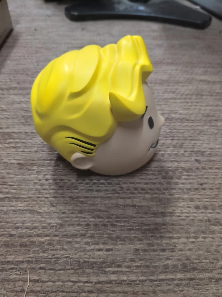 Fallout Vault Boy Hasbro Yahtzee Game - Display Only Never Played - Image 4 of 4