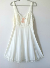 Vtg Vanity Fair White Lace Chiffon strap slip pink pearl 40 L Nightgown