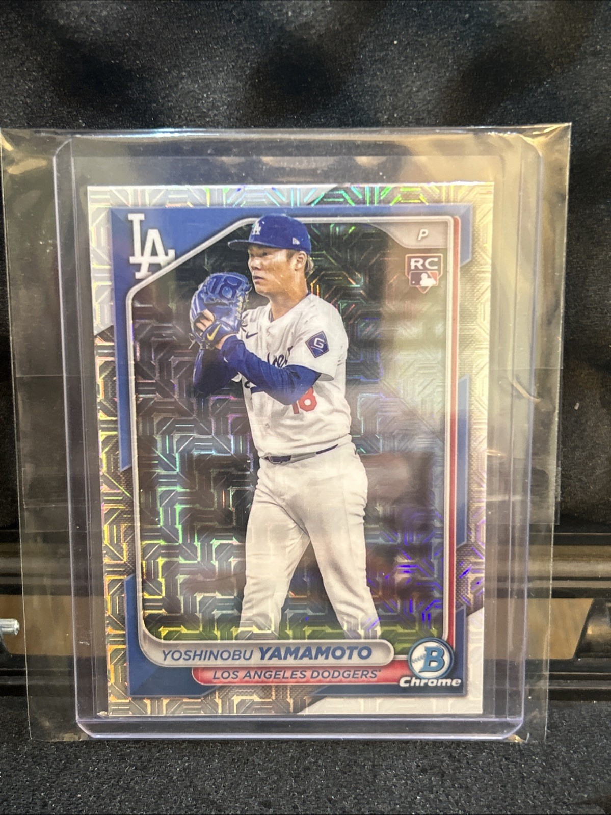 2024 Bowman Chrome - Yoshinobu Yamamoto #73 Mojo Refractor (RC)