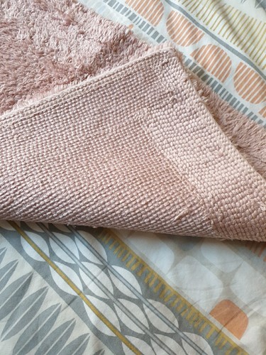 Dunelm Pink Bath Mat - Picture 2 of 3