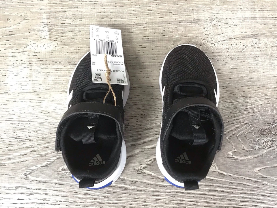 Tênis esportivo Adidas Racer TR23 EL I infantil tamanho 6.5K preto branco azul ID0336 - Imagem 4 de 4
