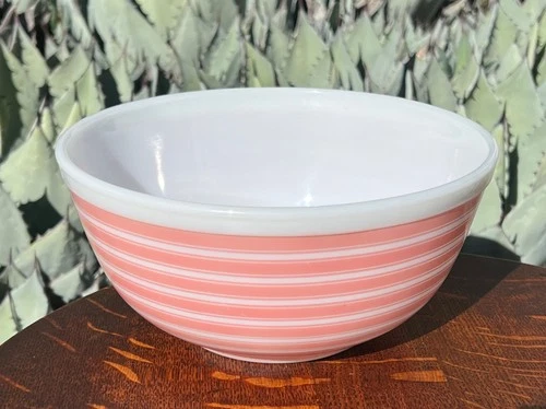 PYREX 403 MIXING BOWL 2 1/2 QUART 2.5 QT PINK STRIPES 8 5/8" DIAMETER VINTAGE