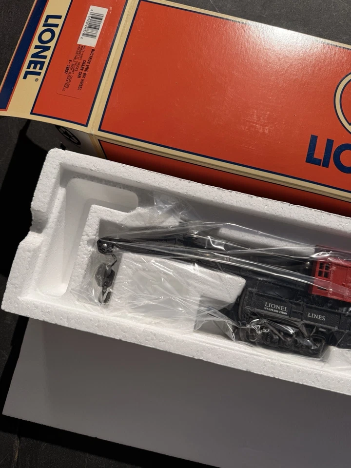 Lionel 6-19837 Bucyrus Erie Red Cab 6-Wheel Truck Crane #2460 5D - Image 4 of 4