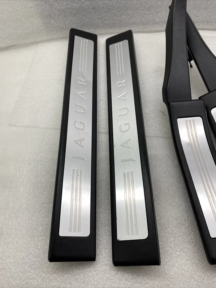 09-15 Jaguar XF Juego de 4 paneles de placa de desgaste de umbral de puerta delantera y trasera OEM Foto 3 de 4