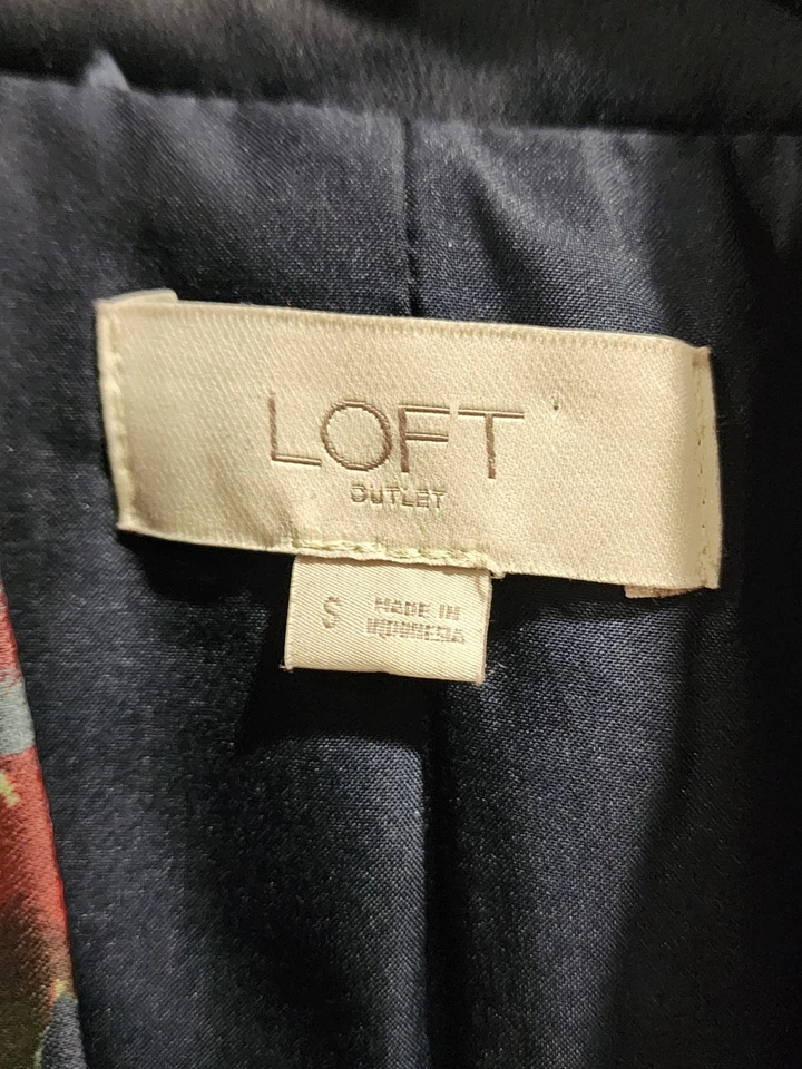 Blazer Loft Azul Marinho Floral Tamanho EUA Pequeno Oversized Azul e Vermelho - Imagem 3 de 4