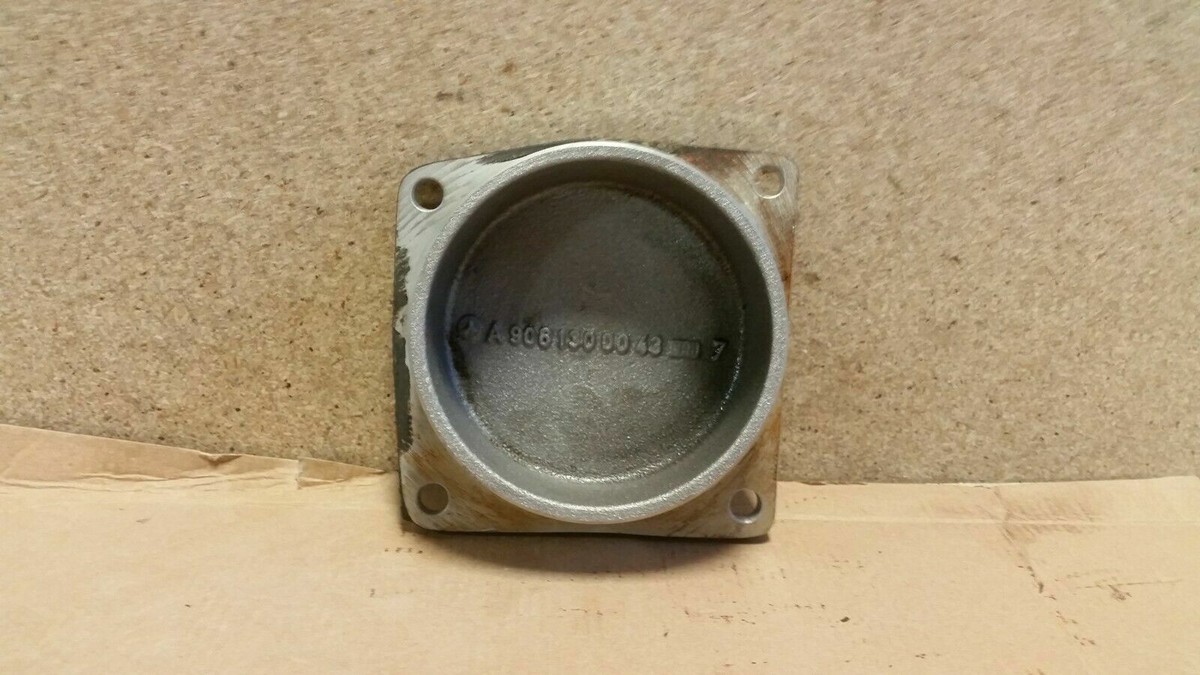 MERCEDES DIESEL 7.2L OM926LA ** Cast Aluminum ASM Cover 