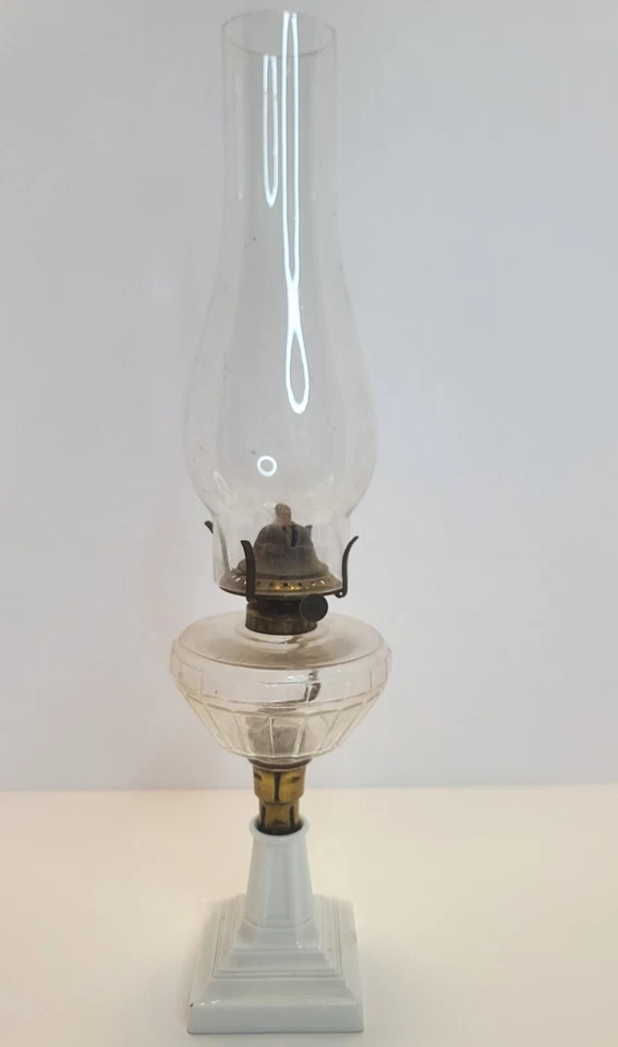 Antique 1800's EDWARD MILLER Victorian Footed Banquet Oil Lamp w/Milk Glass Base - Image 2 of 4