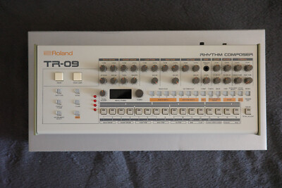 Roland TR-09 + Deck-Saver + Shop Bag - komplett in Box, neuwertig