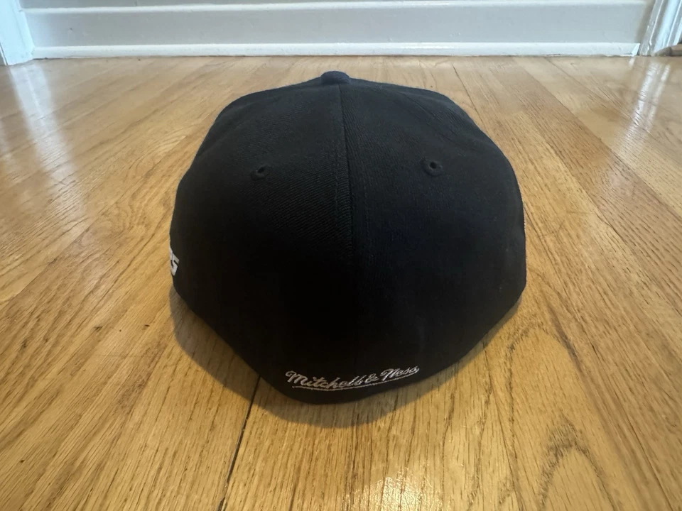 New York Yankees Mitchell & Ness Topps Fitted Hat Men’s Size 7 3/8 - Image 4 of 4