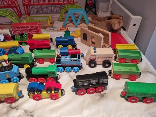 Brio/Thomas Large Set Of 45 Vehicles, Accessories And Lots Of Track - Picture 5 of 9