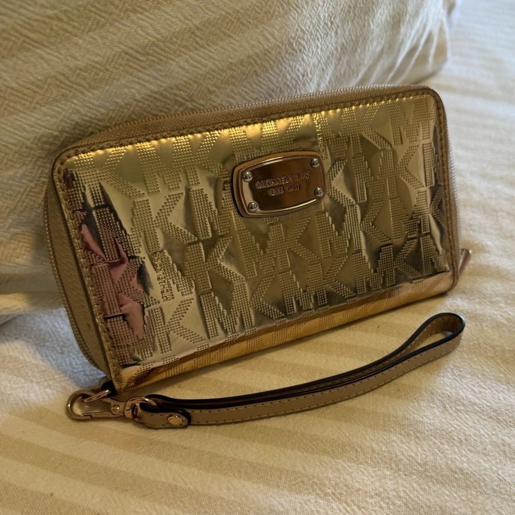 Leather Purse Michael Kors Jet Set Purse Olive Jet Set  Michael Kors Olive Quilted Leather Fold-Over Wallet with Gold Logo main image 1