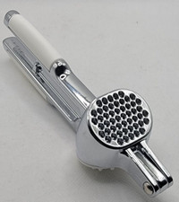 PEDRINI Stainless Steel Garlic Press Self Cle...