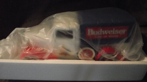 Solido Prestige Ford V8 Budweiser Pick-up w/bed cap 1:18 SCALE-NIB