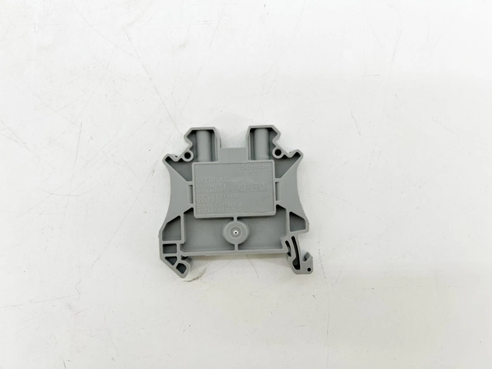 New Lot of 18 Schneider Electric NSYTRV42 Terminal Block Gray - Image 4 of 4