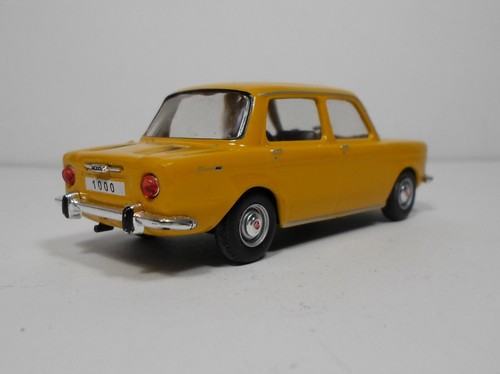 HACHETTE #28 1962 SIMCA 1000 1:43 4'' DIE-CAST TOY CAR UNFORGETTABLE CARS SERIES - Picture 7 of 12