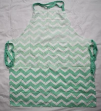 DII Design Imports Chevron Chef Apron / Adjustable Neck Strap / Center Pocket