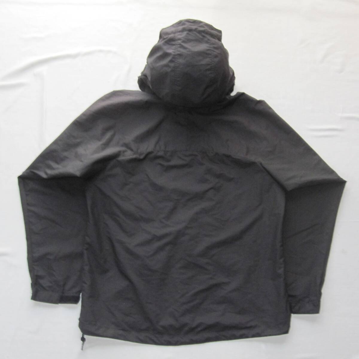 Patagonia Essenshell Pullover (S) BLACK 2000 Essenshell Patagonia Essenshell Pullover (S) BLACK 2000 Essenshell