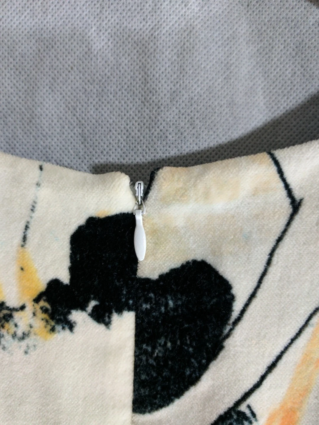 Abito Moschino economico e chic archivio vintage Popeye oliva oil velluto feltro