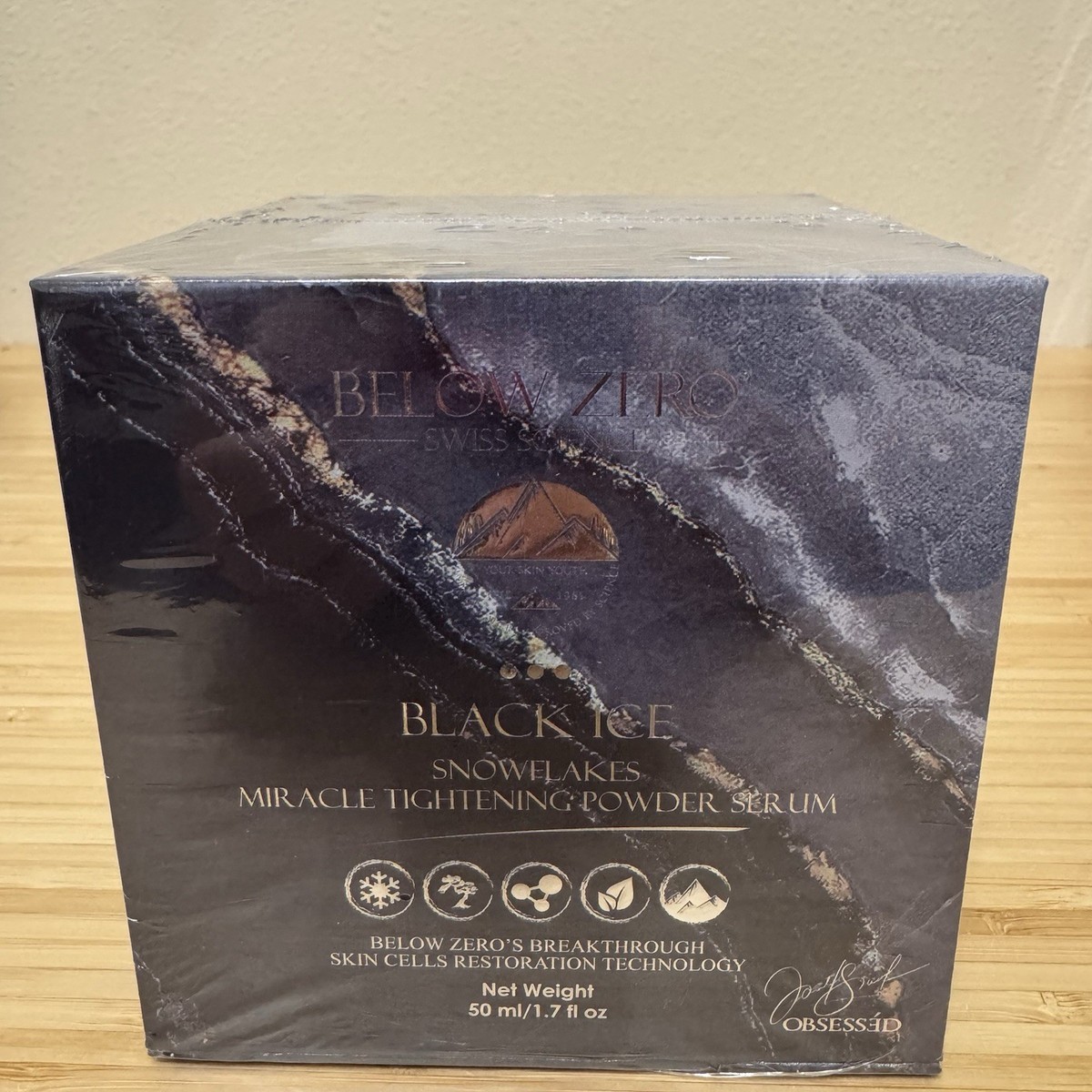 Below Zero Black Ice Snowflakes Miracle Tightening Powder Serum 50 