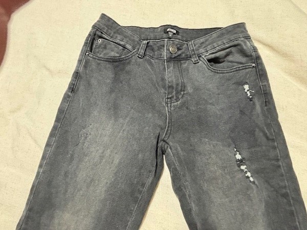 Emerge distressed jeans - size 10 - Excellent condition
