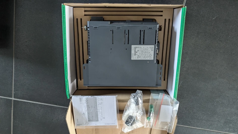 VARIATEUR ATV340U15N4E  1,5kW  100% NEW !!!! SCHNEIDER ELECTRIC  - Photo 2/4