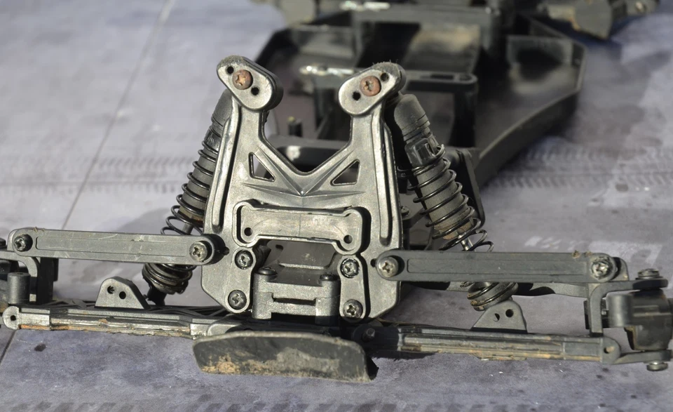 ROBITRONIC STINGER 2WD RC BUGGY CHASSIS TEILE ERSATZTEILE - Bild 3 von 4