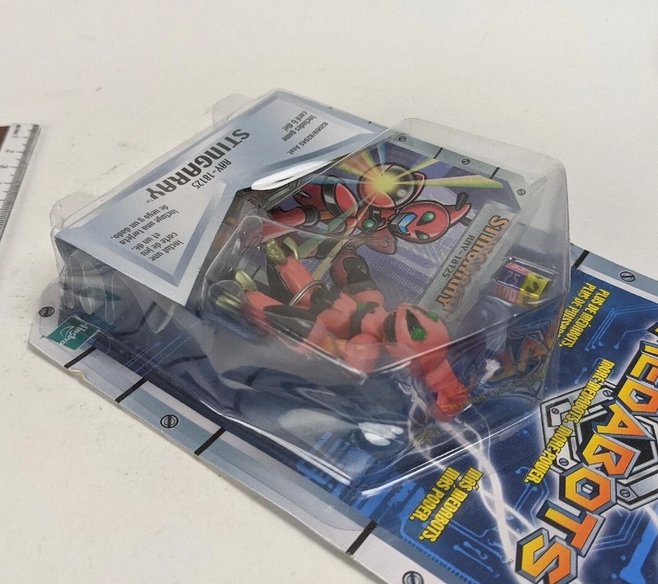2001 Hasbro Medabots Stingray Action Figure Robot Carded - Image 3 of 3
