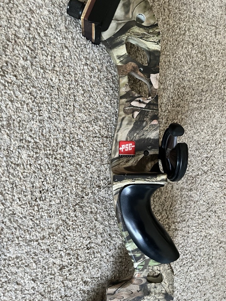 PSE Coyote 50 60" Recurve Bow W/ Whisker Biscuit Great Condition eBay