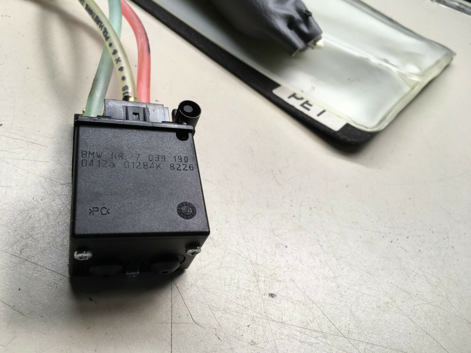 2004 BMW 525i E60 2.5L FRONT LEFT SEAT LUMBAR ACTUATOR SUPPORT PUMP