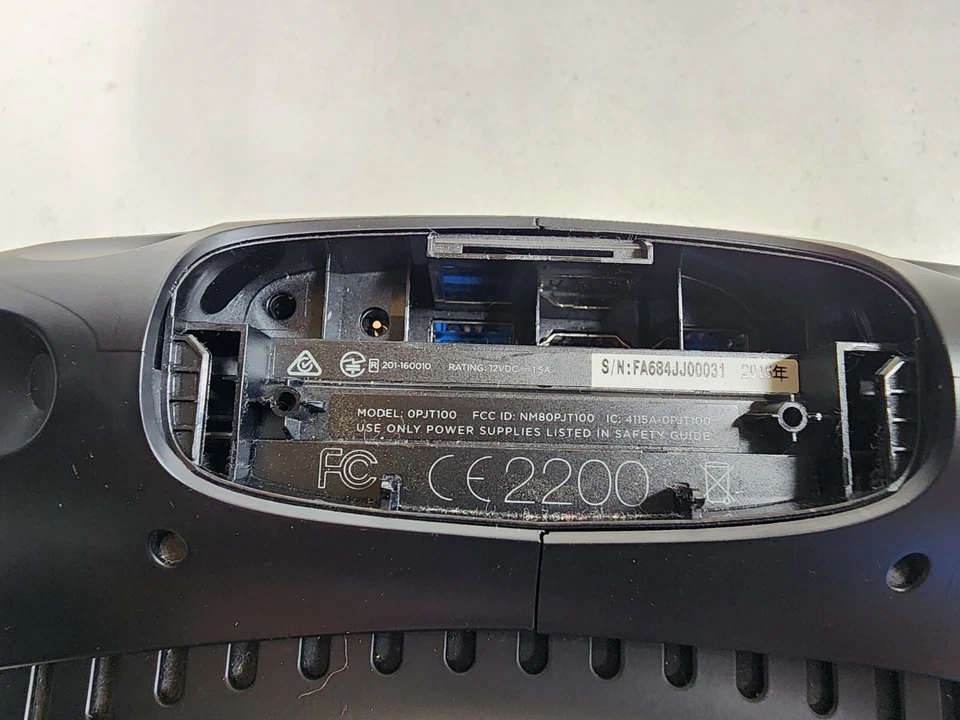 HTC Vive VR Virtual Reality Headset [OPJT100] for PARTS/REPAIR *TURNS ON* - Image 4 of 4