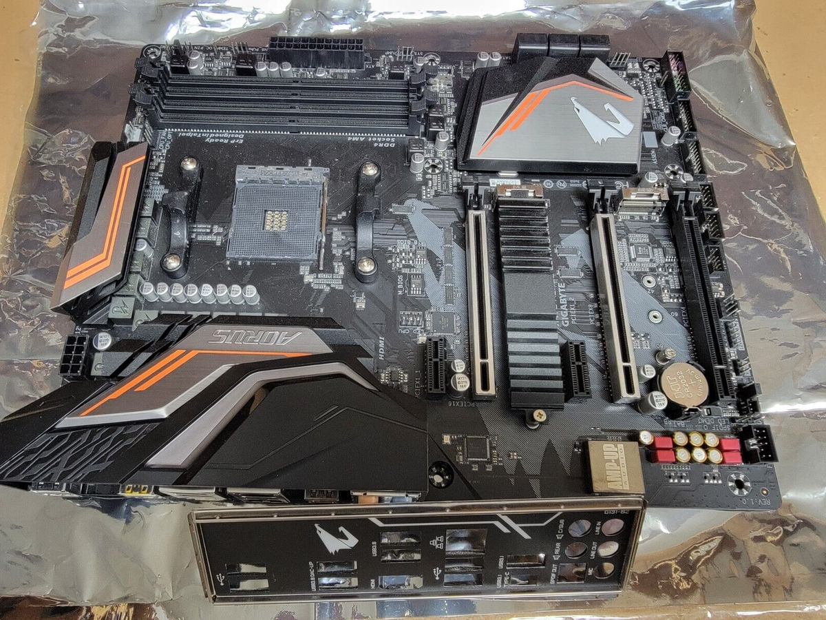 Gigabyte X470 Aorus Ultra Gaming AMD X470 4×DDR4 Socket AM4 ATX HDMI  RJ45