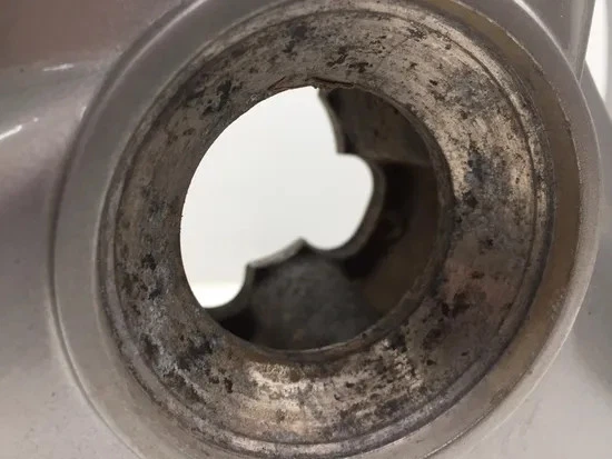 Llanta trasera 2001 Triumph Speed Triple 3373 Foto 3 de 4