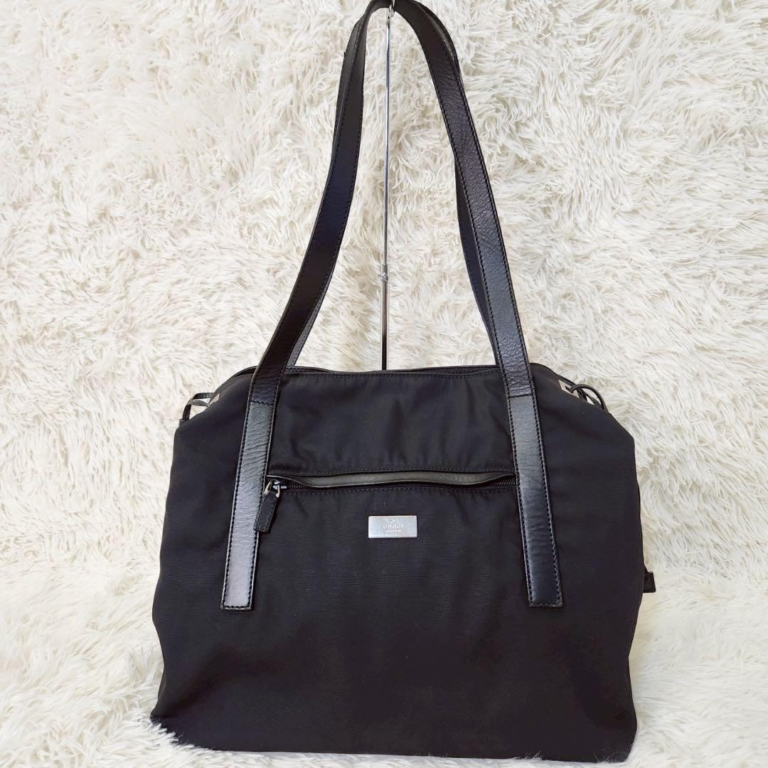 Gucci Canvas and Leather Tote Bag with A4 PC Storage Over Shoulder Design