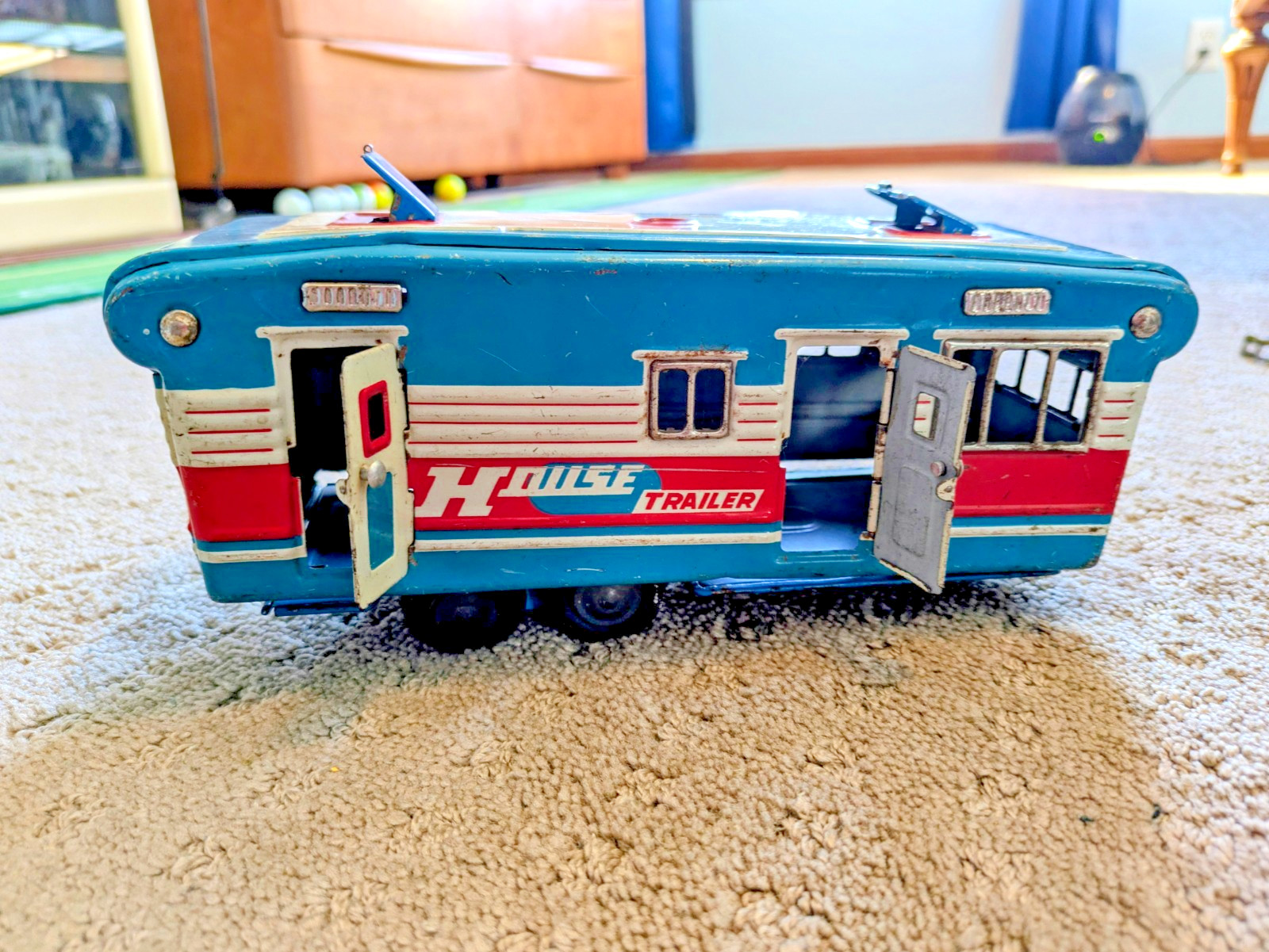 RARE 1950s JAPANESE TIN SSS HOUSE TRAILER TOY 