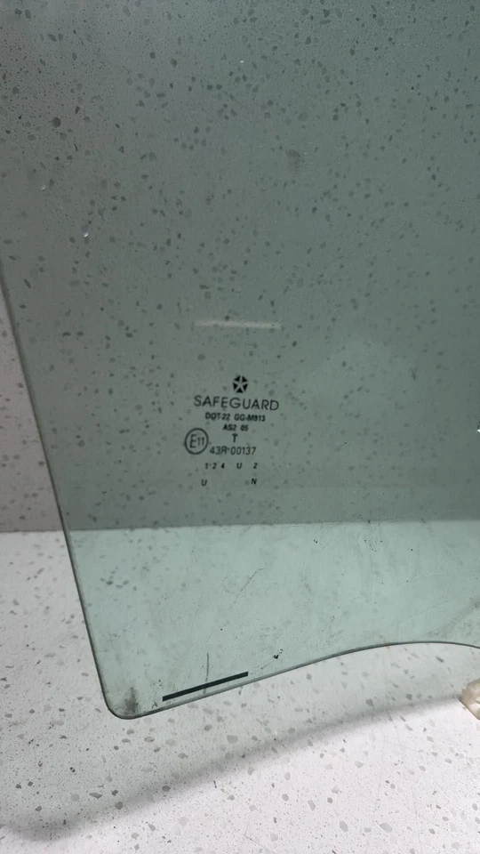 2000 2001 2002 2003 2004 2005 Dodge DODGE NEON Right Front Door Glass/window Foto 4 de 4