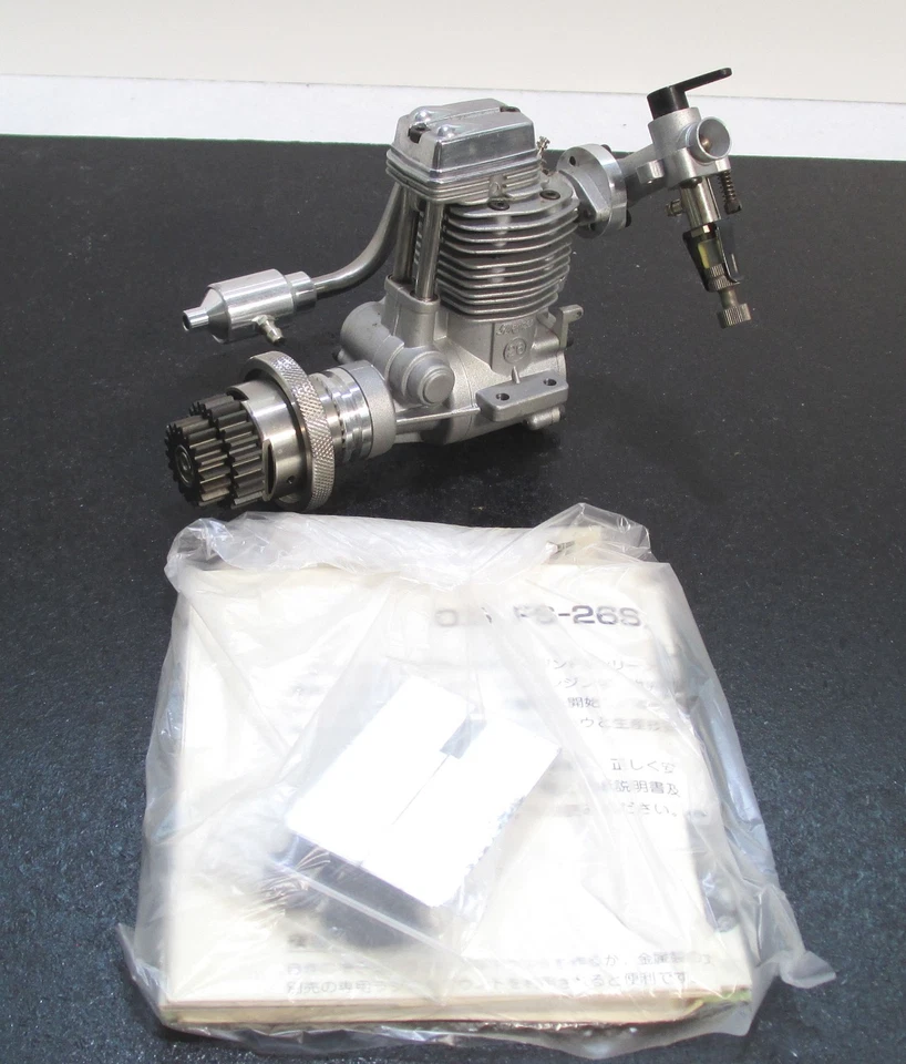O.S. FS-26S 4.41cc 4-stroke glow engine with muffler for 1/10 R/C cars, new f/s - Image 3 of 4
