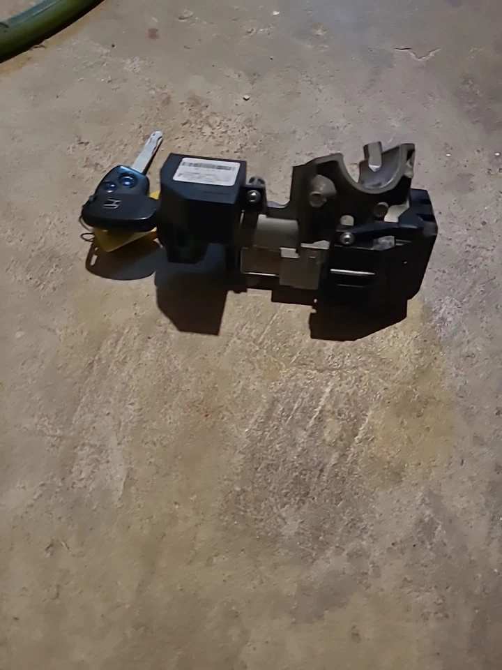 2006-2011 Honda Civic Non Si 1.8 Ignition Cylinder With Key - Image 2 of 4