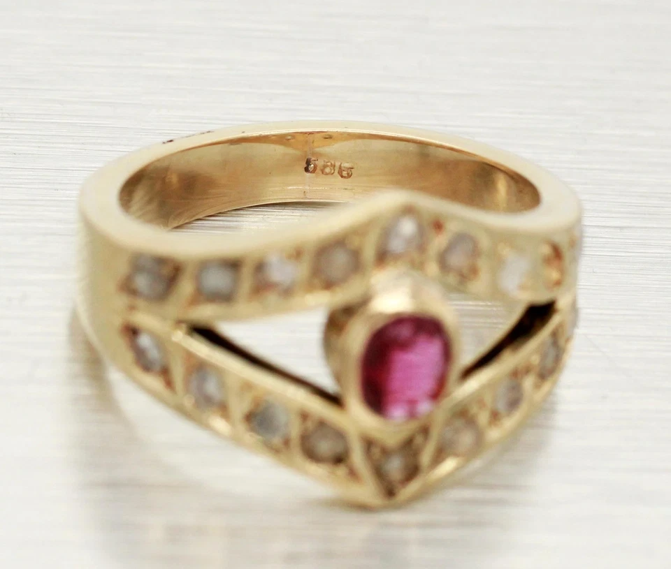 Antiguo anillo Art Deco de diamantes talla rubí y rosa - banda de vástago dividido de oro amarillo de 14 k Foto 2 de 4