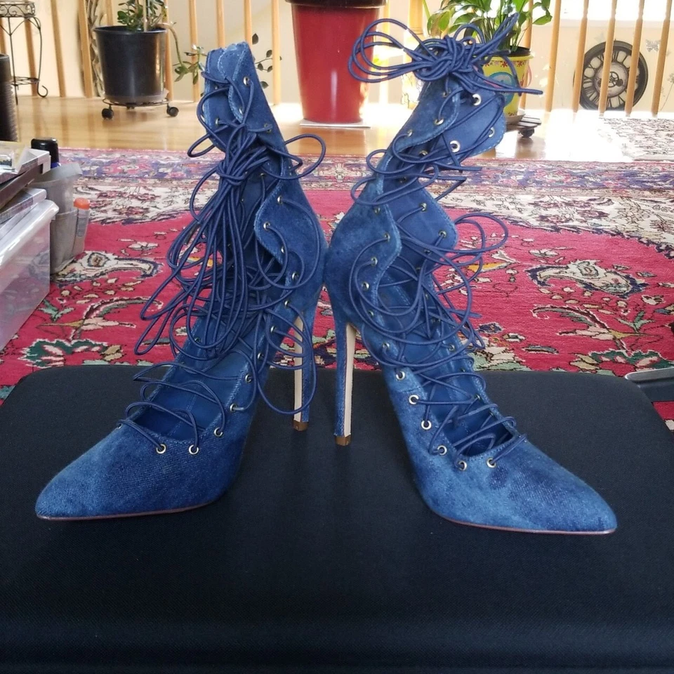 Botas de aguja, talla 5,5. Foto 3 de 4