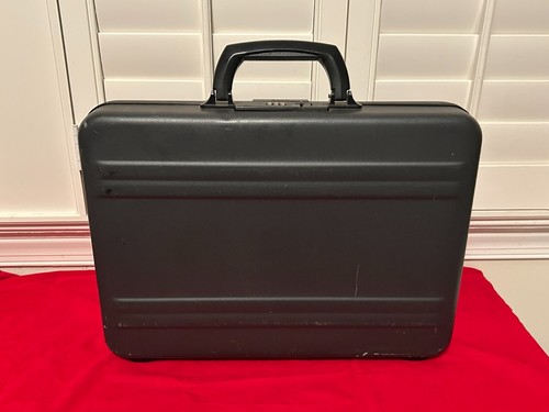 Zero Halliburton Gray Aluminum Attache Case Business Briefcase with Combo Lock - Picture 5 of 17