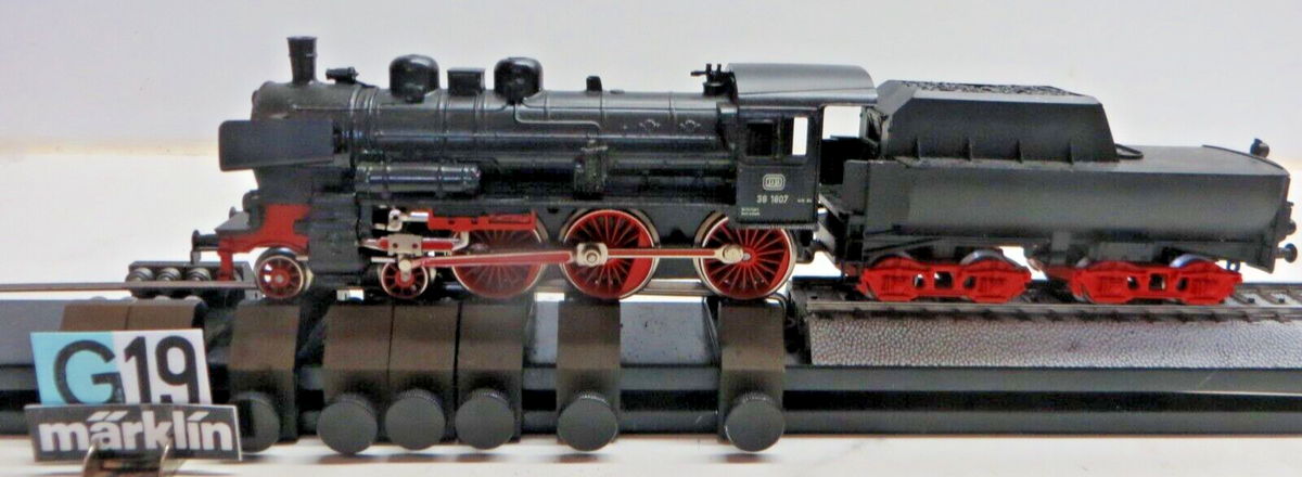 Märklin H0 - 3098 - Steam locomotive with tender - BR 38