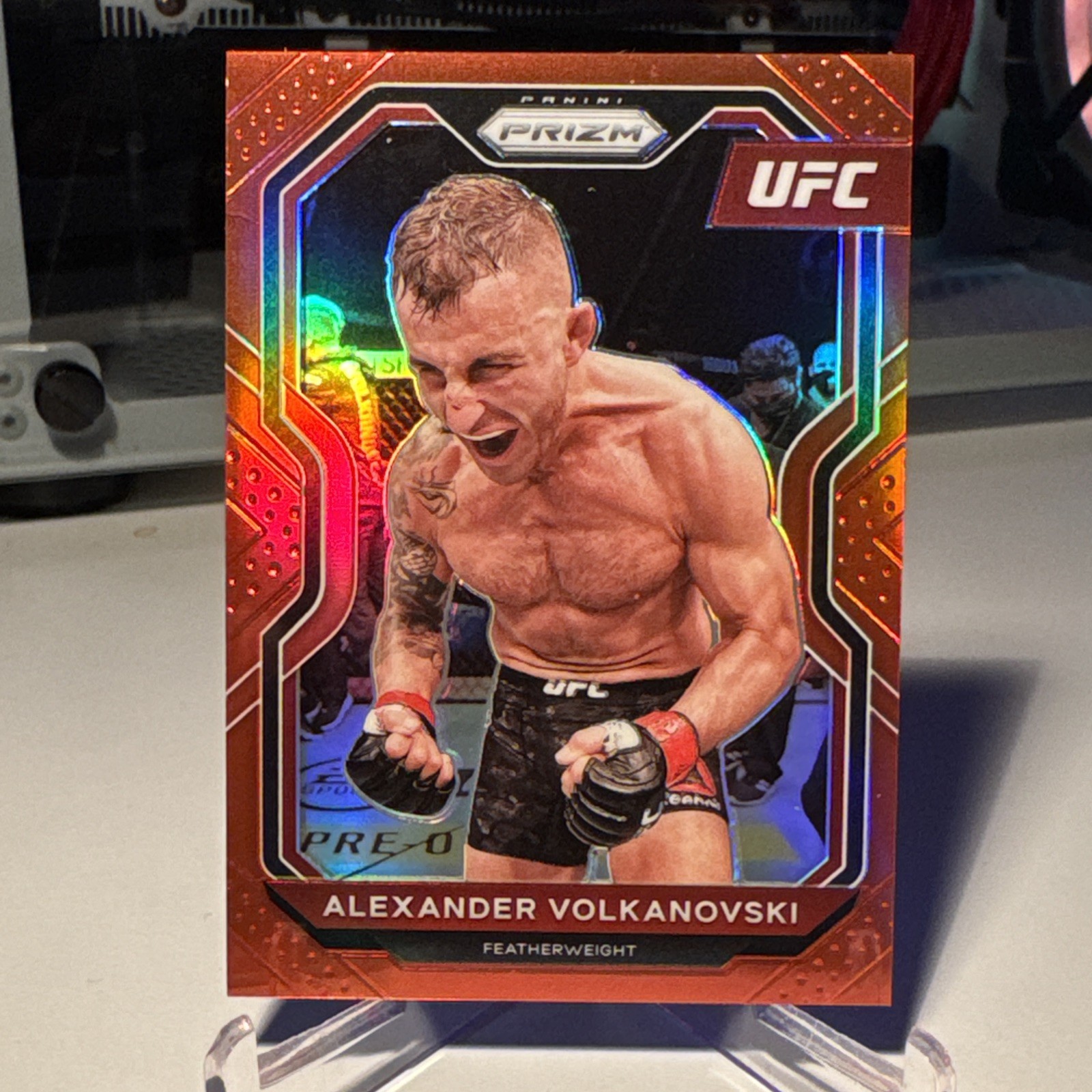2021 Panini Prizm UFC Red Prizm /275 Alexander Volkanovski #36