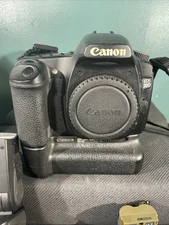 Canon EOS 30D 8.2MP Digital SLR Camera - Black (Body Only) extended battery grip