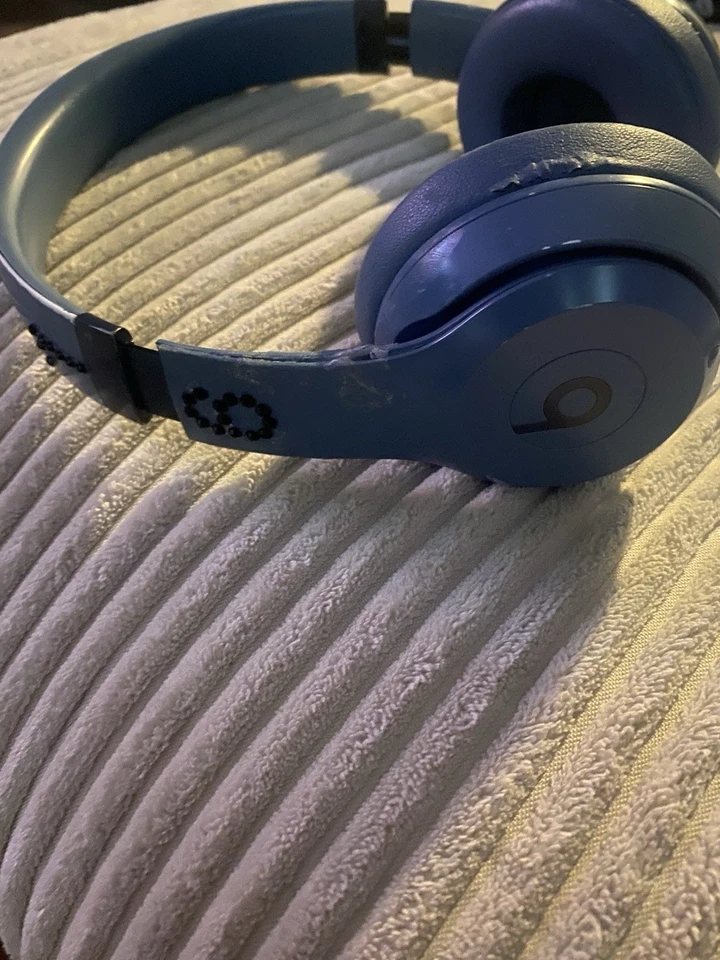 Beats by Dr. Dre Studio Pro Wireless Bluetooth Headphones - Black MQTP3LL/A - Image 3 of 3