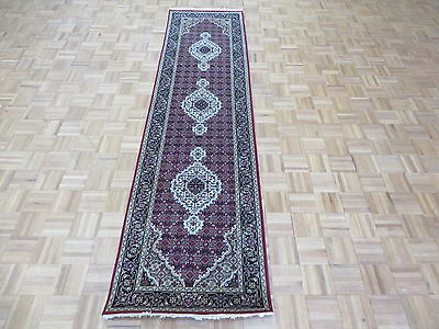 Tapis oriental Mahi Tabriz rouge noir vendu noué main 2'7 x 9'9 coureur avec soie G4776