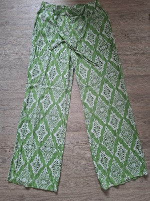 Amisu Sommerhose Gr. 38   grün/weiß gemustert