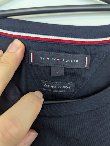 Tommy Hilfiger T-shirt Large - Picture 3 of 3